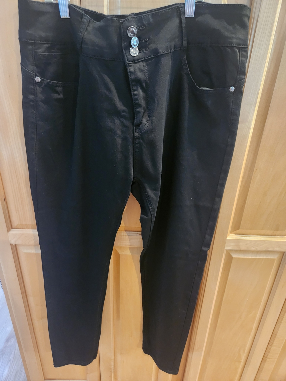 Red Bottoms Slim Straight Black Women's Jeans